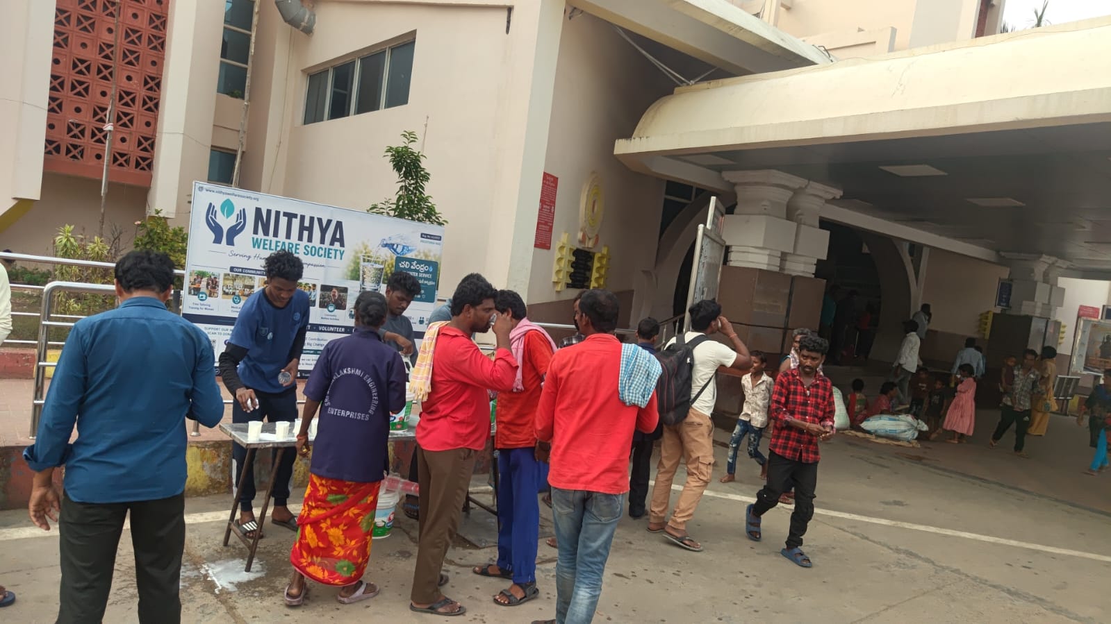 Food Distribution in Guntur 6